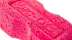 Muc-Off Expanding Pink Sponge Temizleme Süngeri
